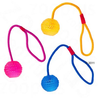 Karlie good4fun Wurfball mit Schnur - Ball Ø 7 cm, Band 30 cm