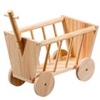 Carrito de madera para heno