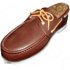 Scarpa in vinile  con lacci e squeak