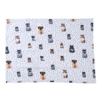 Coperta bianca con motivi di cani colorati e piccoli punti grigi, adatta come accessorio decorativo o tappetino.