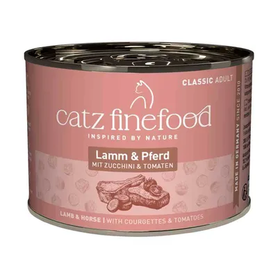 catz finefood Classic Adult jagnięcina i koń z cukinią i pomidorami, wyprodukowane w Niemczech od 2010 roku, puszka widoczna catz finefood Classic Adult jagnięcina i koń z cukinią i pomidorami, wyprodukowane w Niemczech od 2010 roku, puszka widoczna