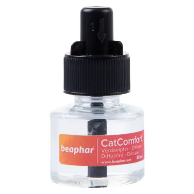 Beaphar CatComfort difusor con 48 ml de contenido. Etiqueta del producto visible.