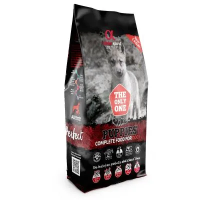 Balení krmiva Alpha Spirit THE ONLY ONE PUPPIES COMPLETE FOOD FOR DOGS, obrázek štěněte, viditelné piktogramy a texty o vlastnostech produktu na přední straně obalu.