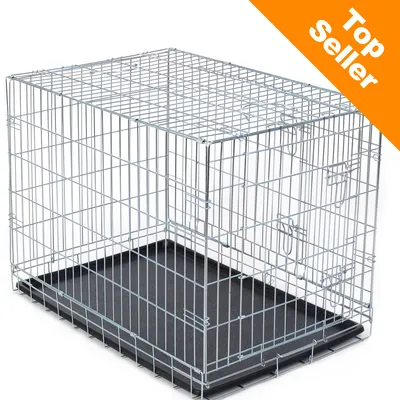 Kovová klec s černou plastovou vaničkou, nápis Top Seller v oranžovém rohu. Viditelné drátěné provedení a dvě zamykatelné dvířka.