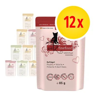 Confezione da 12 bustine catz finefood, gusto pollame, 85 g ciascuna. Testo visibile: Made in Germany, naturalmente buono, senza cereali, 95 % carne, senza zuccheri aggiunti.