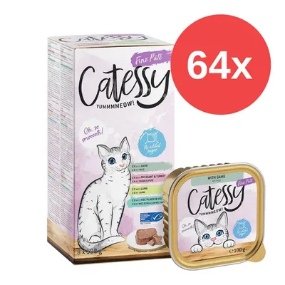 Catessy Fine Paté, 64x100g. Sorten: Wild, Fasan & Pute, Lamm, MSC Fisch. Ohne Zuckerzusatz. MSC-zertifiziert. Verpackung mit Katze und Einzelportion abgebildet.