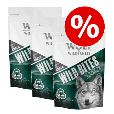 Tre poser Wolf of Wilderness Wild Bites, Grain Free Snack, The Taste of the Mediterranean. Rødt procenttegn øverst til højre indikerer tilbud eller rabat.