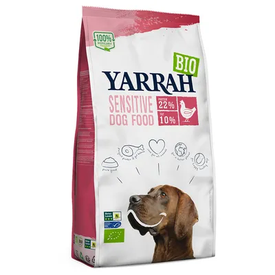 Yarrah Bio Sensitive koiranruoka, proteiini 22 %, rasva 10 %, 100 % kierrätettävä pakkaus, sertifioitu EU-luomumerkillä ja Better Life Labelilla.