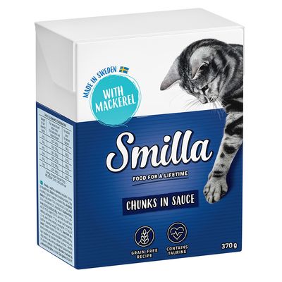 Opakowanie Smilla Chunks in Sauce, 370 g, z widocznym napisem Made in Sweden with mackerel, bez zbóż, zawiera taurynę. Na opakowaniu kot i tabela dawkowania.