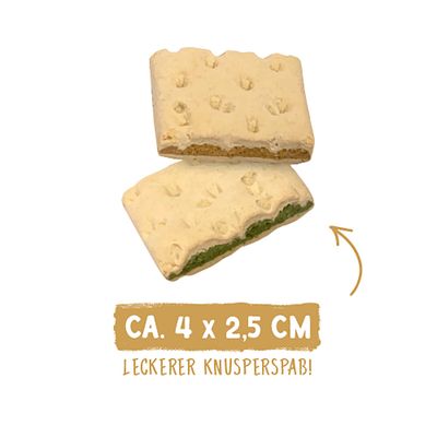 Zwei Snacks, Größe ca. 4 x 2,5 cm, mit Text: Leckerer Knusperspaß!
