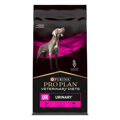Bag labelled Purina Pro Plan Veterinary Diets UR Urinary, showing controlled pH, moderate protein and great taste features.