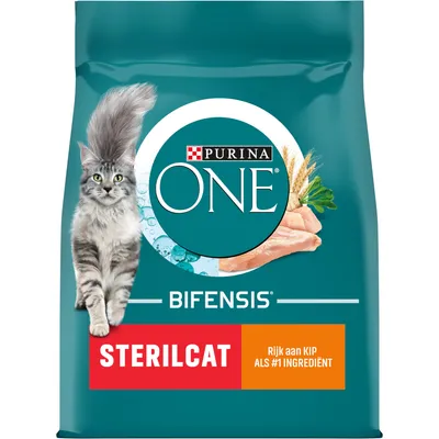 Purina ONE Bifensis Sterilcat kattenvoer, tekst: rijk aan kip als #1 ingrediënt. Afbeelding van kat, kip en graan op de verpakking.