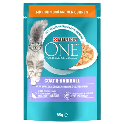 Sachet Purina ONE Coat & Hairball 85g, texte allemand : poulet et haricots verts, aide au microbiome intestinal, soutien peau et pelage, réduit les boules de poils. Texte en anglais/allemand.
