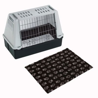 Caisse de transport en plastique et métal avec tapis noir à motifs pattes, pastille rouge « Prix mini » visible sur l’image.