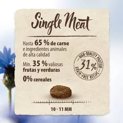 Single Meat. Hasta 65 % de carne e ingredientes animales, mín. 35 % frutas y verduras, 0 % cereales. 31 % proteína. Tamaño de croqueta: 10–11 mm.