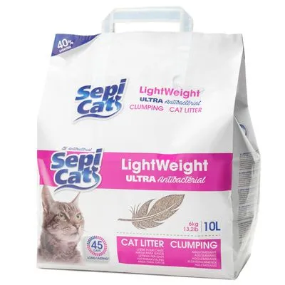 Sepicat LightWeight Ultra Antibacterial klontvormende kattenbakvulling, 6 kg, 10 l, 45 dagen frisheid, afbeelding van kat en veer op de verpakking. Sepicat LightWeight Ultra Antibacterial klontvormende kattenbakvulling, 6 kg, 10 l, 45 dagen frisheid, afbeelding van kat en veer op de verpakking.