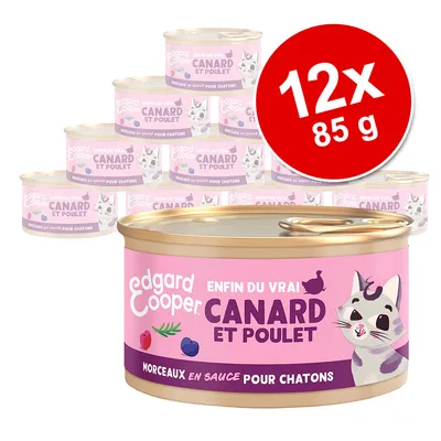 Lot de 12 boîtes Edgard Cooper enfin du vrai canard et poulet, morceaux en sauce pour chatons, 85 g chacune. Texte visible sur l’emballage.