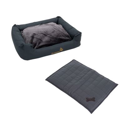 Panier pour chien en tissu gris avec coussin moelleux et couverture assortie, motif os visible. Pastille rouge avec texte : Prix mini.