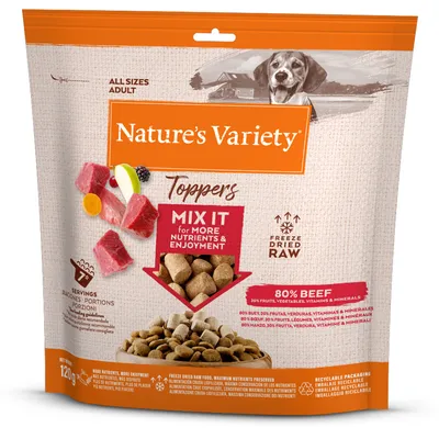 Nature's Variety Toppers, Mix It for More Nutrients & Enjoyment, crudo liofilizzato, 80% manzo, 20% frutta, verdura, vitamine e minerali. Confezione 120g, riciclabile.