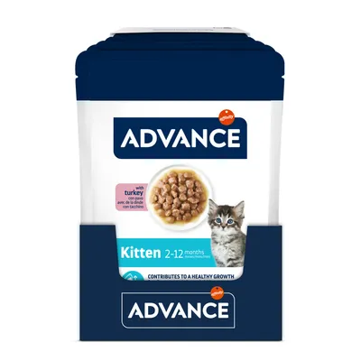 Advance Kitten 2–12 months, avec dinde, sachet de nourriture humide pour chaton, photo de croquettes en sauce et chaton, texte en anglais et espagnol visible sur l’emballage.