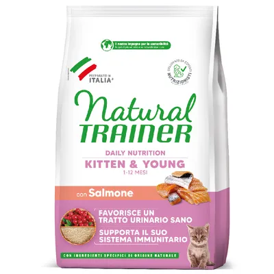 Natural Trainer Kitten & Young 1-12 mesi con Salmone. Favorisce un tratto urinario sano, supporta il suo sistema immunitario. Preparato in Italia. Con ingredienti di origine naturale. Natural Trainer Kitten & Young 1-12 mesi con Salmone. Favorisce un tratto urinario sano, supporta il suo sistema immunitario. Preparato in Italia. Con ingredienti di origine naturale.