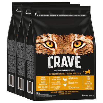 3 vreče hrane za mačke Crave, 2,8 kg, z napisom 'High protein', '100 % natural chicken', 'With fresh chicken', 'Grain free', 'With turkey and chicken'. Besedilo v angleščini.