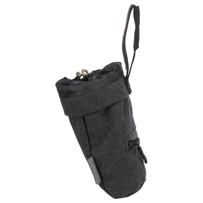 Pochette noire en tissu avec cordon de serrage et sangle, adaptée pour transporter des friandises ou accessoires pour animaux.