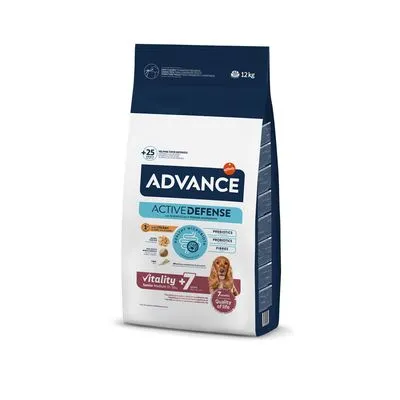 Zak Advance Active Defense hondenvoer, 12 kg. Zichtbare tekst: Vitality +7, 7 voordelen voor de vitaliteit, prebiotica, probiotica, vezels.