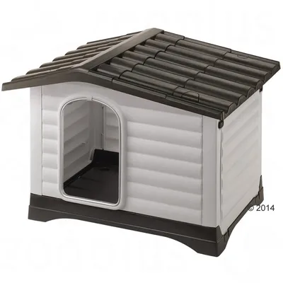 Cușcă pentru câini din plastic, acoperiș negru cu aspect de țiglă, pereți albi, intrare largă în față, podea ridicată, fără alte accesorii vizibile.