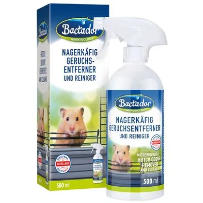 Bactador Nagerkäfig Geruchsentferner und Reiniger, sprayfles en verpakking met hamster, 500 ml. Microbiologisch hutch odour remover and cleaner. Tekst deels in Duits en Engels. Bactador Nagerkäfig Geruchsentferner und Reiniger, sprayfles en verpakking met hamster, 500 ml. Microbiologisch hutch odour remover and cleaner. Tekst deels in Duits en Engels.