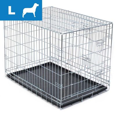 Metalowa klatka dla psa, rozmiar L widoczny w lewym górnym rogu na niebieskim tle, czarna plastikowa podłoga. Brak innych oznaczeń lub tekstu.