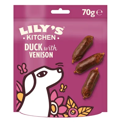 LILY'S KITCHEN DUCK with VENISON -koiranherkut, 70 g. Pakkauksessa kolme makkaran muotoista herkkua näkyvissä.