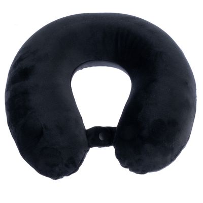 Coussin en forme de U, couleur noire, surface aspect velours, bouton pression visible à l’ouverture. Aucun texte ou marque visible.