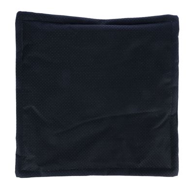 Tapis carré noir en tissu, surface légèrement texturée, sans marque ni texte visible.