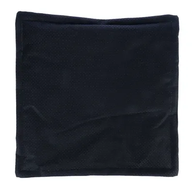 Schwarzes quadratisches Stoffkissen mit feiner Punktstruktur, geeignet für verschiedene Anwendungen. Schwarzes quadratisches Stoffkissen mit feiner Punktstruktur, geeignet für verschiedene Anwendungen.