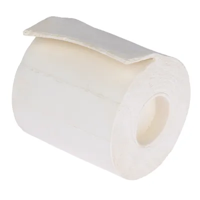 Rouleau blanc en forme de cylindre, sans marque ni texte visible, matière ressemblant à du papier ou à une fine couche de tissu.
