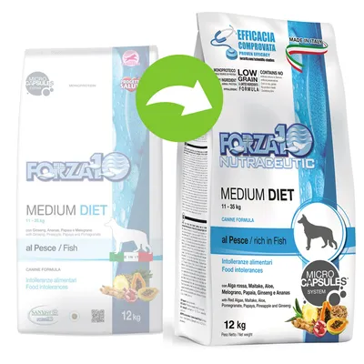 Forza10 Medium Diet al Pesce / Fish koiranruoka, 12 kg, näkyvissä kaksi erilaista pakkausta. Teksti: Intolleranze alimentari, Food intolerances, Micro Capsules System, Made in Italy.