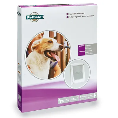 PetSafe Staywell dvířka pro domácí mazlíčky, velký model, 2cestný systém, snadná instalace. Vhodné pro velké psy. Balení zobrazuje produkt a psa.
