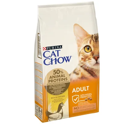 Purina Cat Chow Adult macskaeledel csomagolás, 50% állati fehérje, gazdag csirkehúsban, természetes prebiotikummal. Mesterséges színezék, aroma és tartósítószer nélkül.