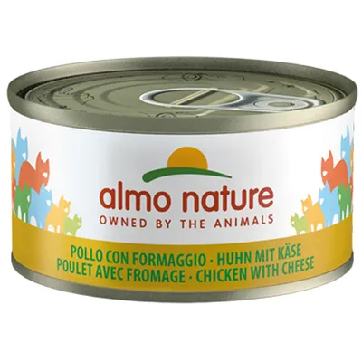 Boîte almo nature OWNED BY THE ANIMALS, texte : poulet avec fromage, pollo con formaggio, huhn mit käse, chicken with cheese. Illustrations de chats colorés sur l’étiquette.