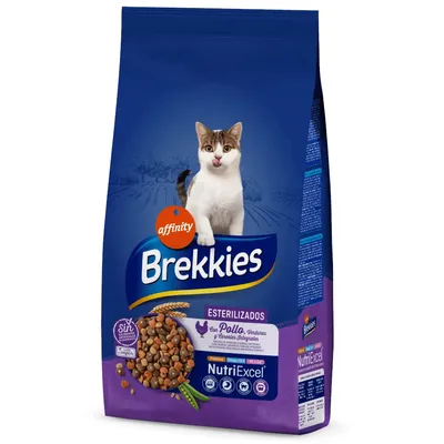 Balení krmiva pro kočky affinity Brekkies Esterilizados, viditelný text: con Pollo, Verduras y Cereales Integrales, NutriExcel, obrázek granulek a kočky na obalu.