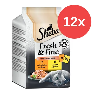 Sheba Fresh & Fine in Sauce, 12x50g, 100% recycelbares Papier, x2 mit Truthahn, x4 mit Huhn. Verpackung zeigt graue Katze und serviertes Futter.
