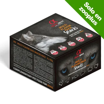 Caja de snacks para perros alpha spirit Multi Flavor Pack, 9 x 35 g. Texto visible en inglés. Etiqueta verde: Solo en zooplus.