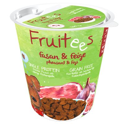 Envase de snacks Fruitees fasan & feige, pheasant & figs. Texto visible: SINGLE PROTEIN, GRAIN FREE. Imagen de croquetas, faisán y higos en el envase.