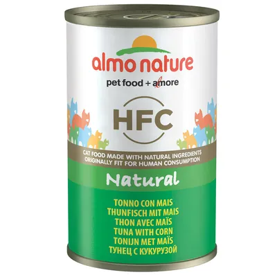 Konzerva almo nature HFC Natural, text: pet food + amore, CAT FOOD MADE WITH NATURAL INGREDIENTS ORIGINALLY FIT FOR HUMAN CONSUMPTION, TUNA WITH CORN, více jazyků na obalu.