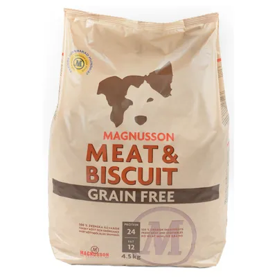 MAGNUSSON MEAT & BISCUIT GRAIN FREE hundefoder, 4,5 kg. Protein 24 %, fedt 12 %. 100 % svenske råvarer, ingen kødmel eller korn. Synligt mærke og tekst på emballagen.
