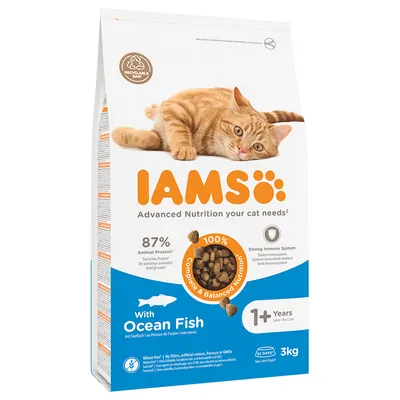 Sac de croquettes IAMS pour chat, 3 kg, au poisson de l’océan, 87 % protéines animales, nutrition complète, dès 1 an, sans blé, emballage recyclable, visuel d’un chat roux allongé.