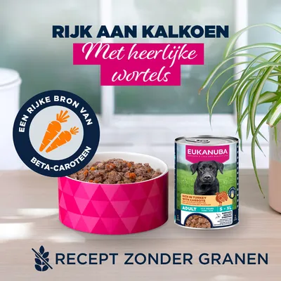 Eukanuba natvoer, rijk aan kalkoen met wortelen, graanvrije receptuur. Bevat bètacaroteen. Afgebeeld: voerbak met voer en blik. Eukanuba natvoer, rijk aan kalkoen met wortelen, graanvrije receptuur. Bevat bètacaroteen. Afgebeeld: voerbak met voer en blik.