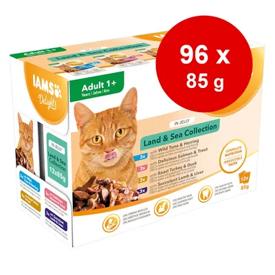 IAMS Delights Adult 1+ Land & Sea Collection kattemad i gelé, 96 x 85 g. Indeholder varianter med tun, sild, laks, ørred, kalkun, and, lam og lever. Synlig tekst: Complete Nutrition.