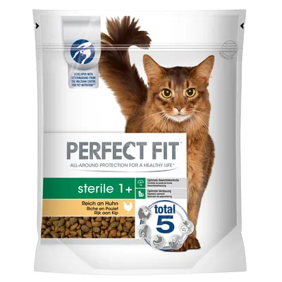 Sachet de croquettes pour chat Perfect Fit sterile 1+, riche en poulet, mentions : contrôle du poids, digestion optimale, total 5. Texte multilingue visible sur l’emballage. Sachet de croquettes pour chat Perfect Fit sterile 1+, riche en poulet, mentions : contrôle du poids, digestion optimale, total 5. Texte multilingue visible sur l’emballage.